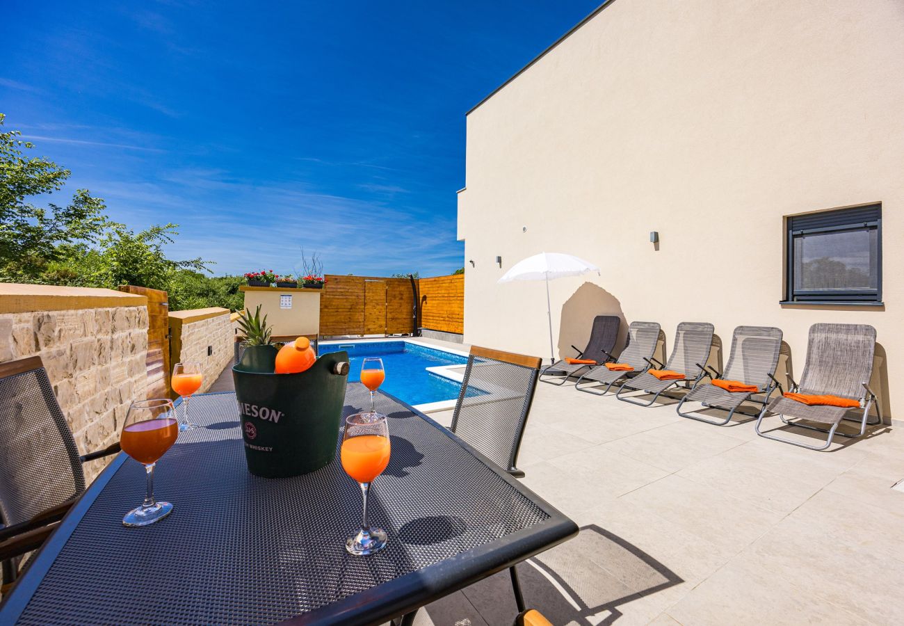 House in Pula - Holiday Home Mario with Private Pool