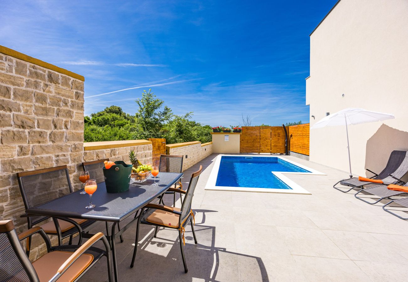 House in Pula - Holiday Home Mario with Private Pool