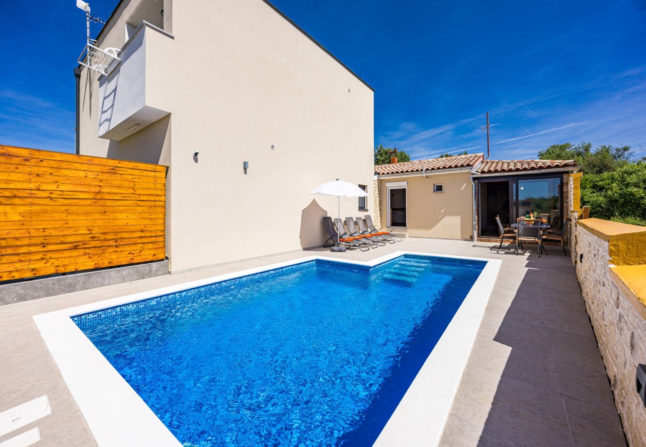 House in Pula - Holiday Home Mario with Private Pool