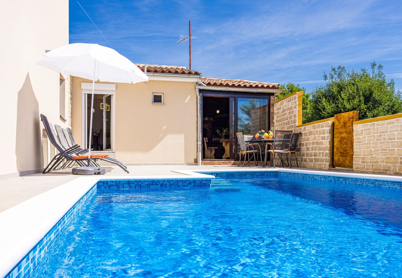 House in Pula - Holiday Home Mario with Private Pool