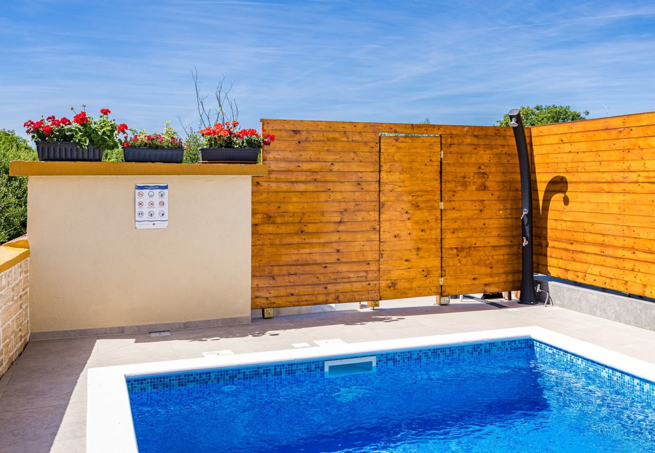 House in Pula - Holiday Home Mario with Private Pool