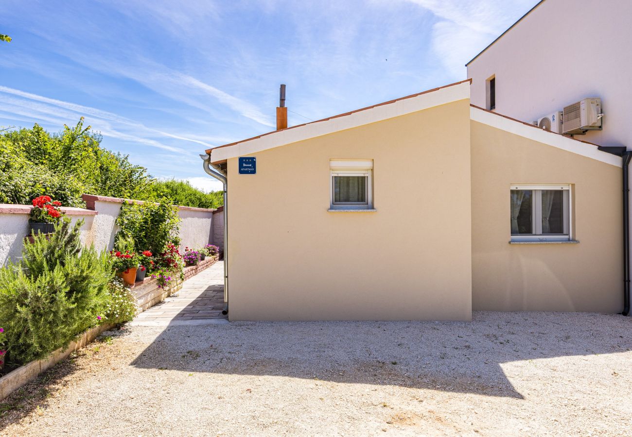 House in Pula - Holiday Home Mario with Private Pool