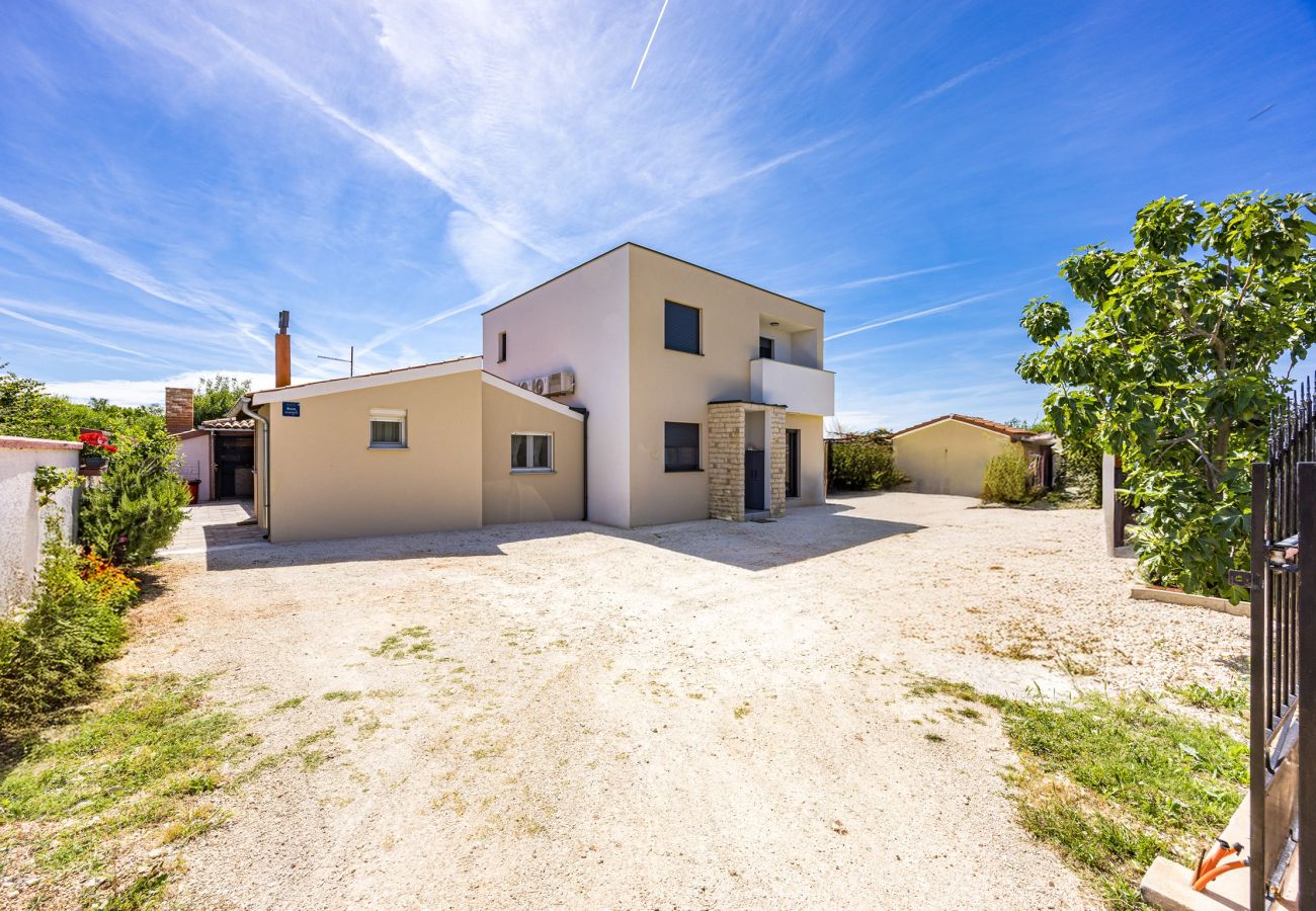 House in Pula - Holiday Home Mario with Private Pool