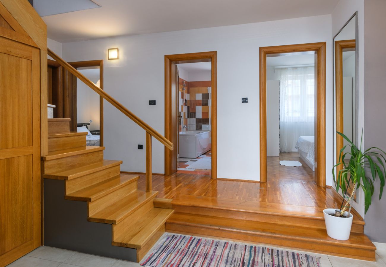 Apartment in Pula - Cozy Apartment Luka with Shared Pool and Gym