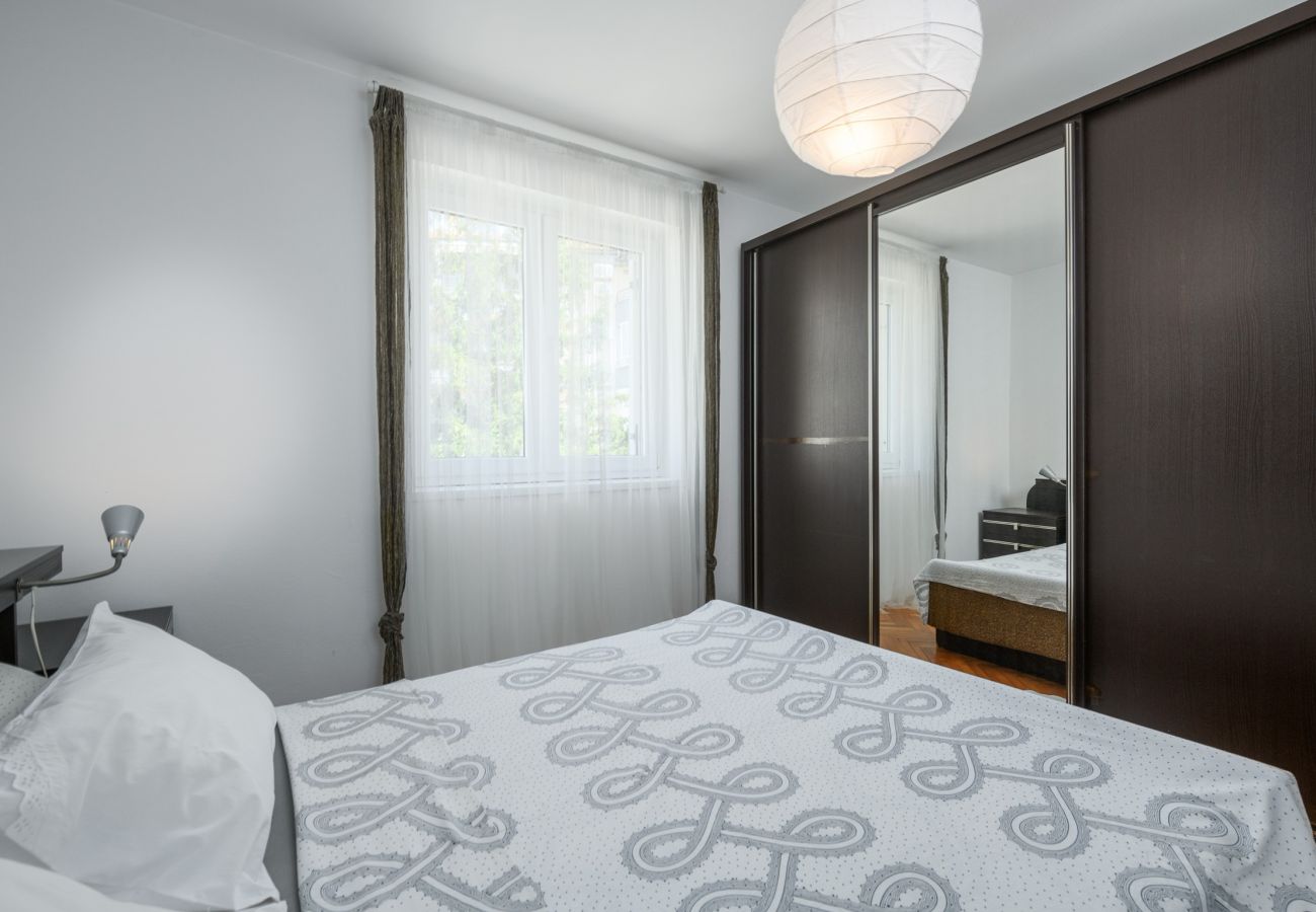 Apartment in Pula - Cozy Apartment Luka with Shared Pool and Gym