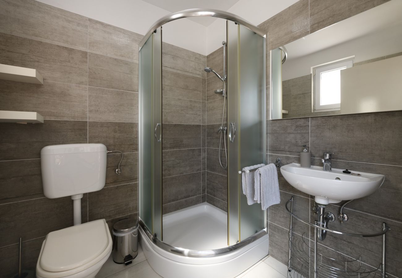 Apartment in Pula - Cozy Apartment Luka with Shared Pool and Gym