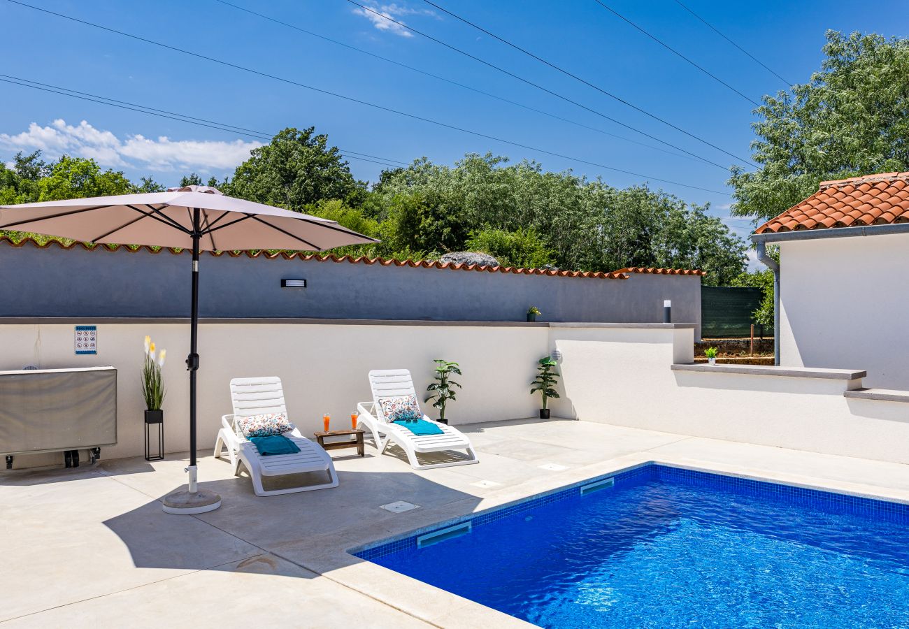 House in Boljevici - Nature Lovers Retreat - Casa Irena with Pool