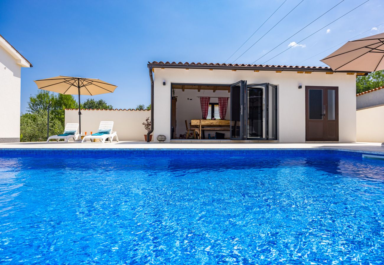 House in Boljevici - Nature Lovers Retreat - Casa Irena with Pool