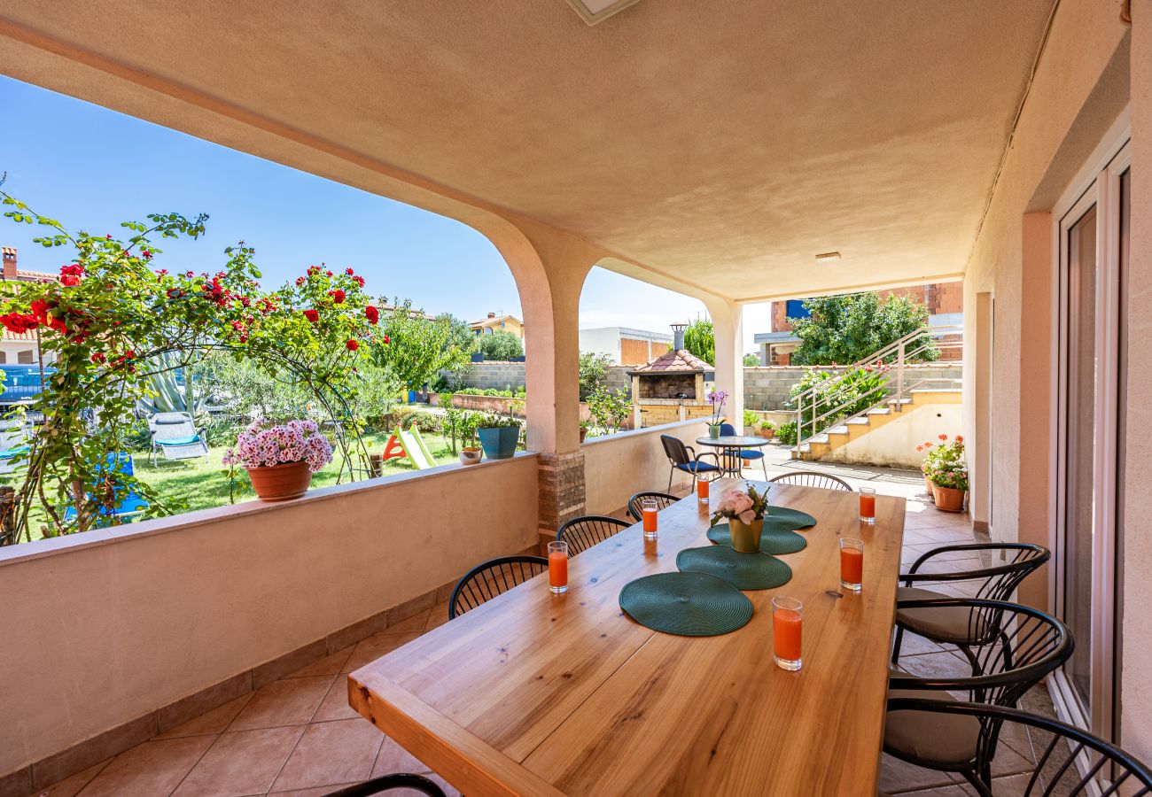 Apartment in Galižana - Apartment Vito with Balcony