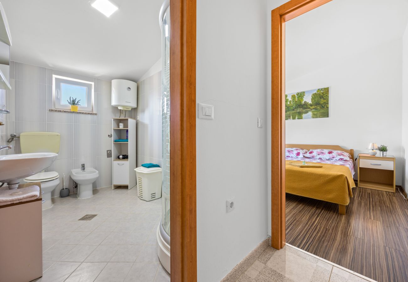 Apartment in Galižana - Apartment Vito with Balcony