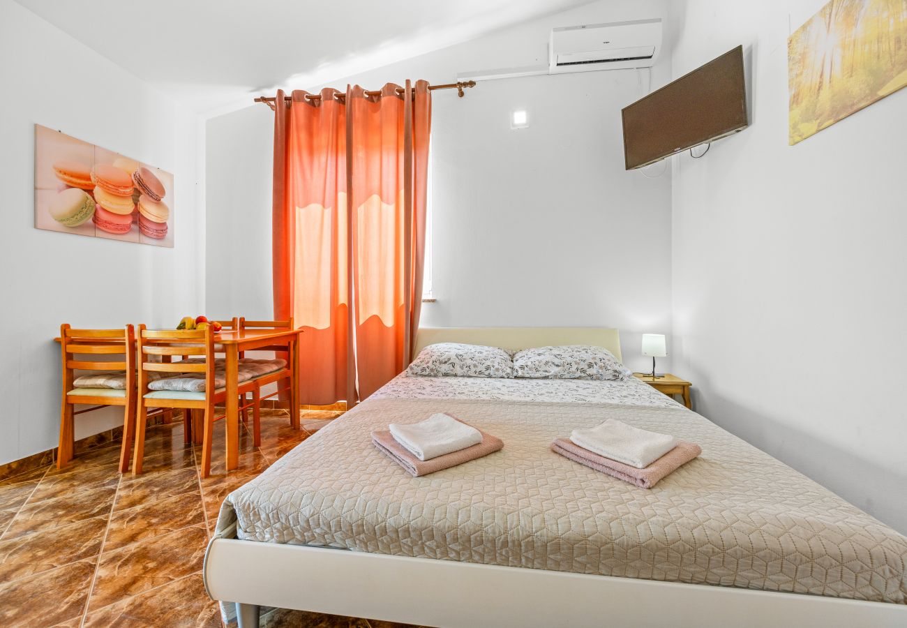 Studio in Galižana - Studio Vito with Balcony