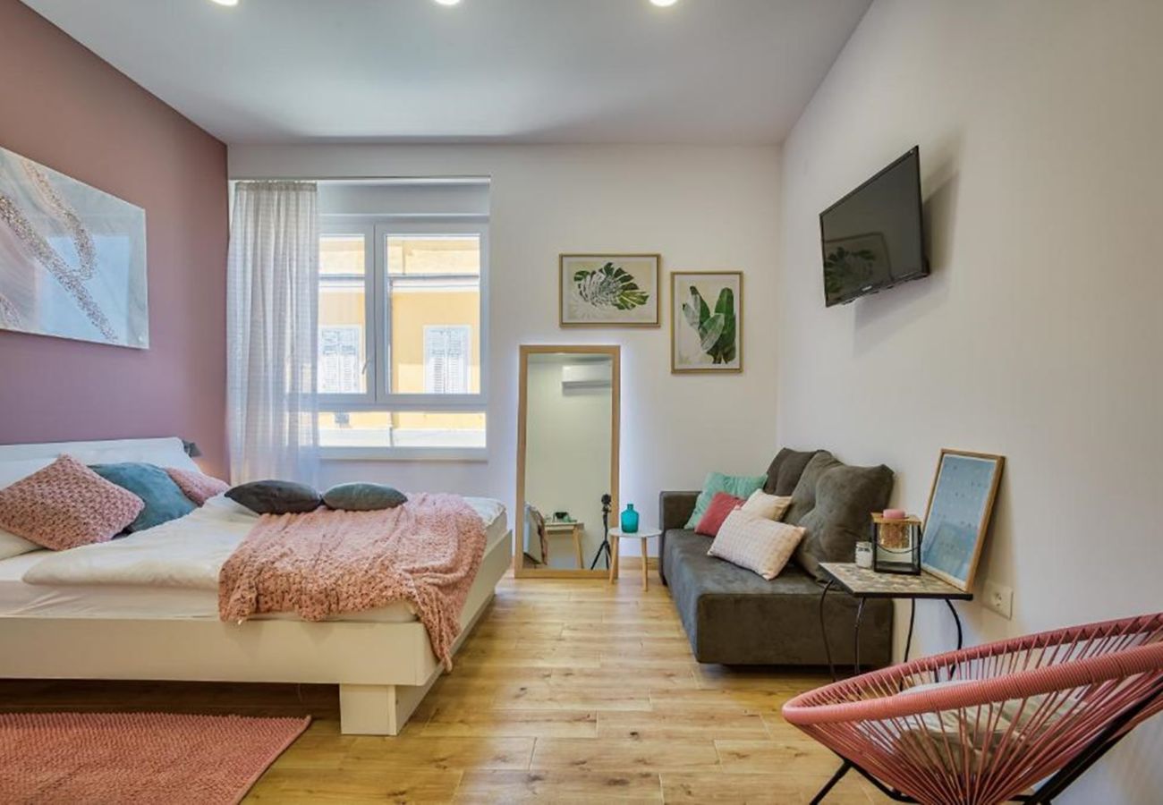 Studio in Pula - City Center Amphitheater Studio A