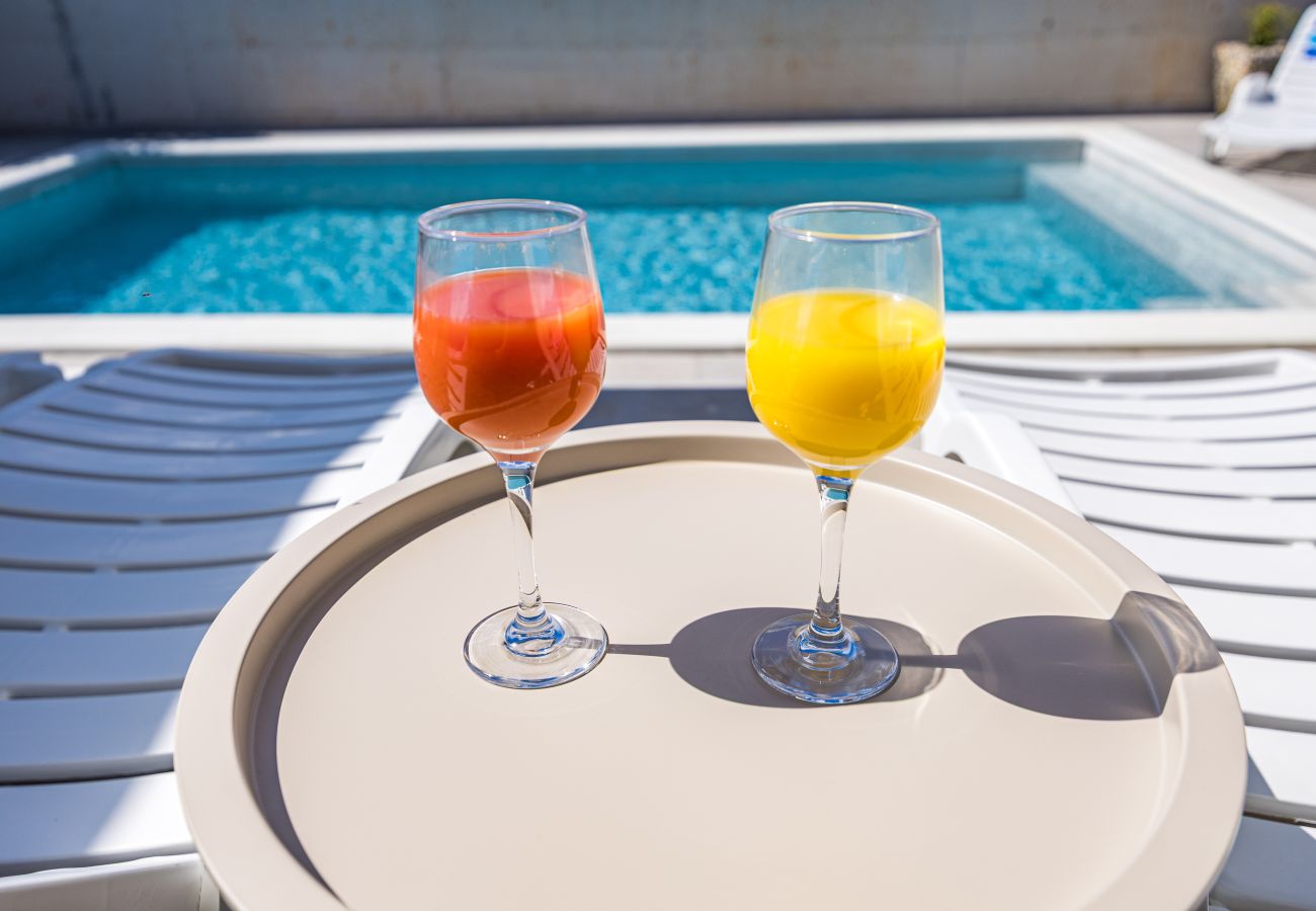 Villa in Radeki Polje - Modern Family Villa Mia with Private Pool