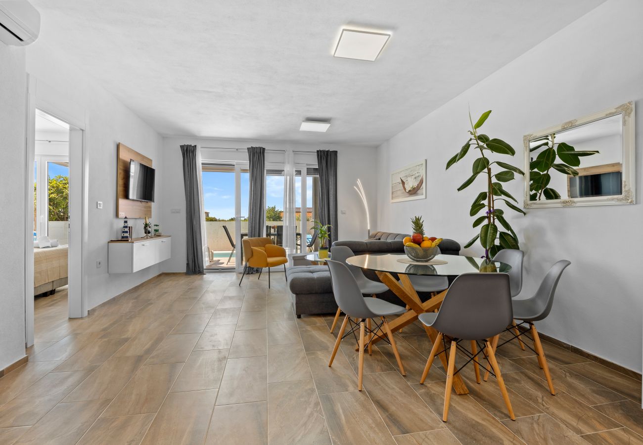 Villa in Radeki Polje - Modern Family Villa Mia with Private Pool