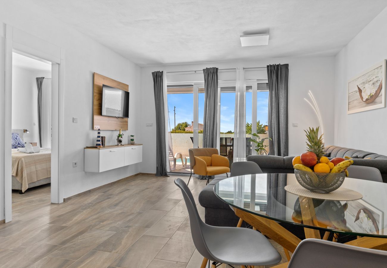 Villa in Radeki Polje - Modern Family Villa Mia with Private Pool