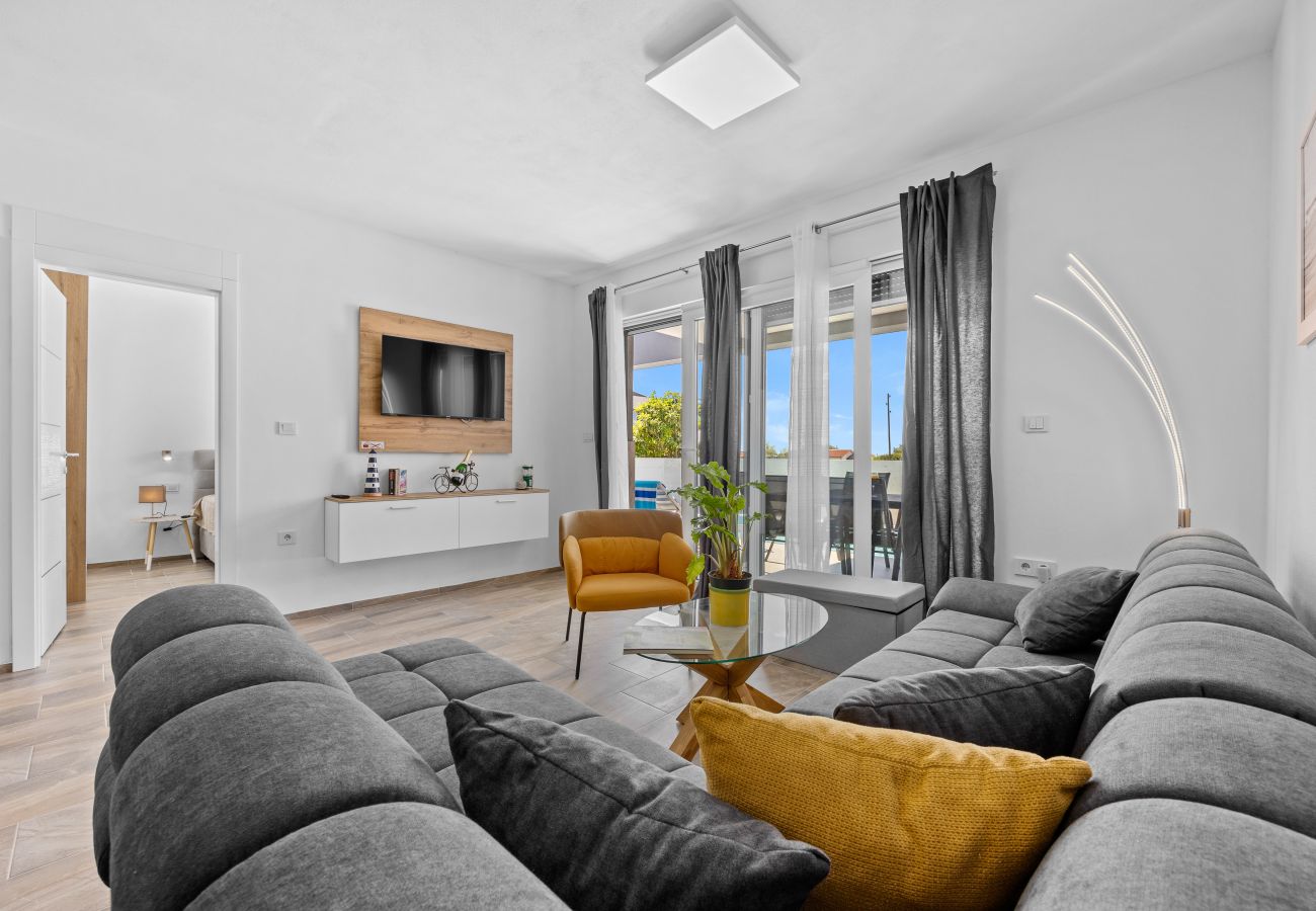 Villa in Radeki Polje - Modern Family Villa Mia with Private Pool