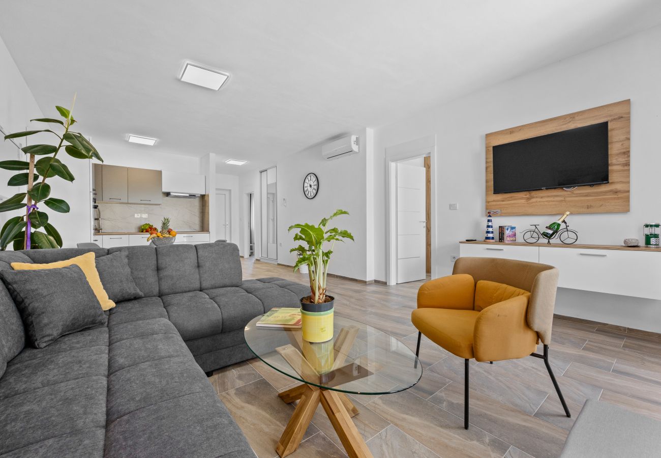 Villa in Radeki Polje - Modern Family Villa Mia with Private Pool