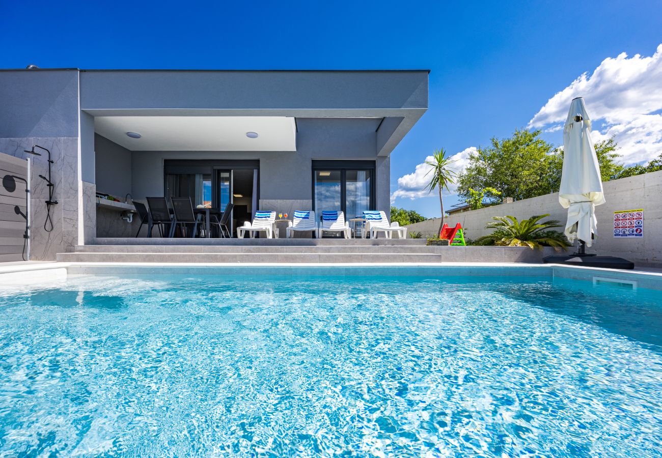 Villa in Radeki Polje - Modern Family Villa Mia with Private Pool