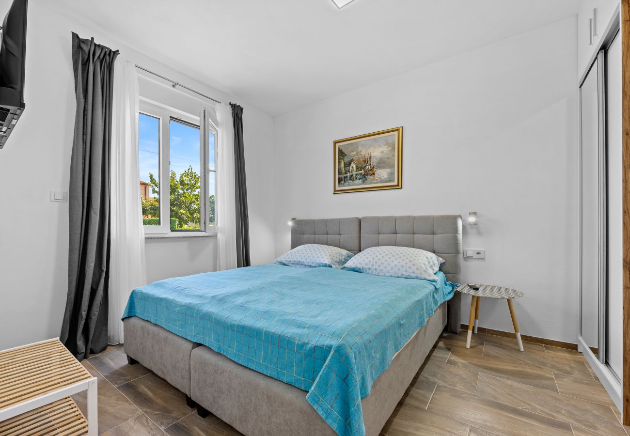 Villa in Radeki Polje - Modern Family Villa Mia with Private Pool