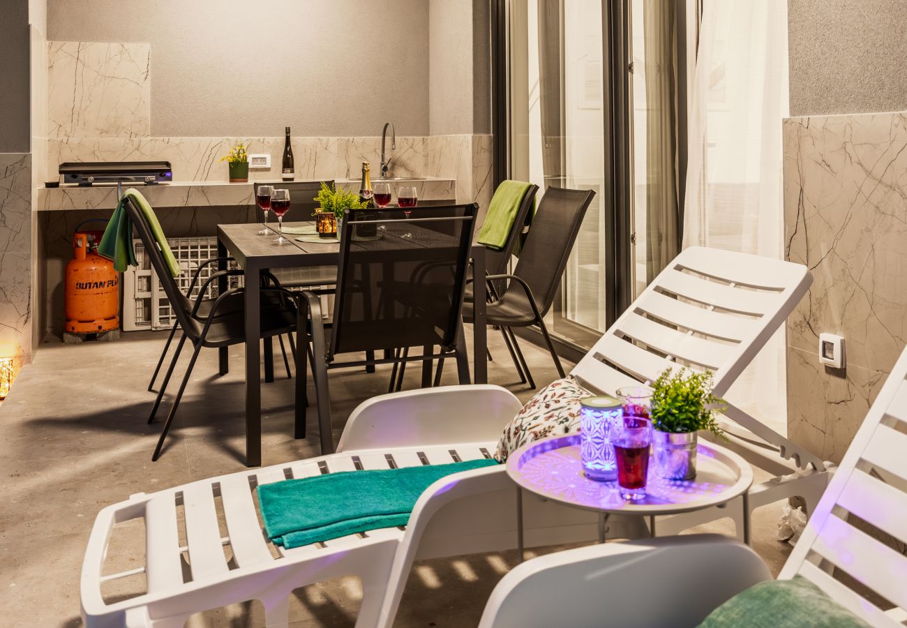 Villa in Radeki Polje - Modern Family Villa Mia with Private Pool