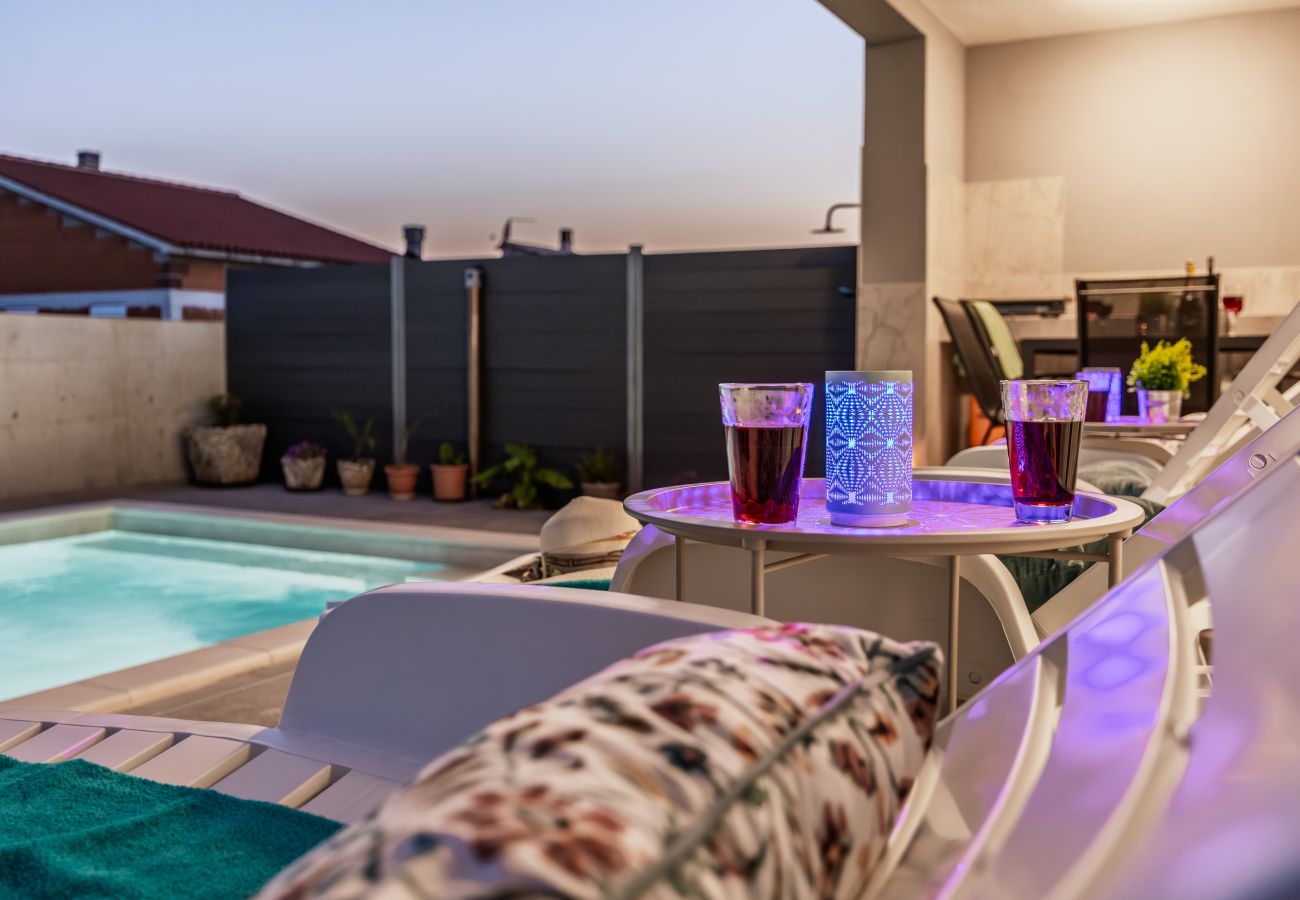 Villa in Radeki Polje - Modern Family Villa Mia with Private Pool