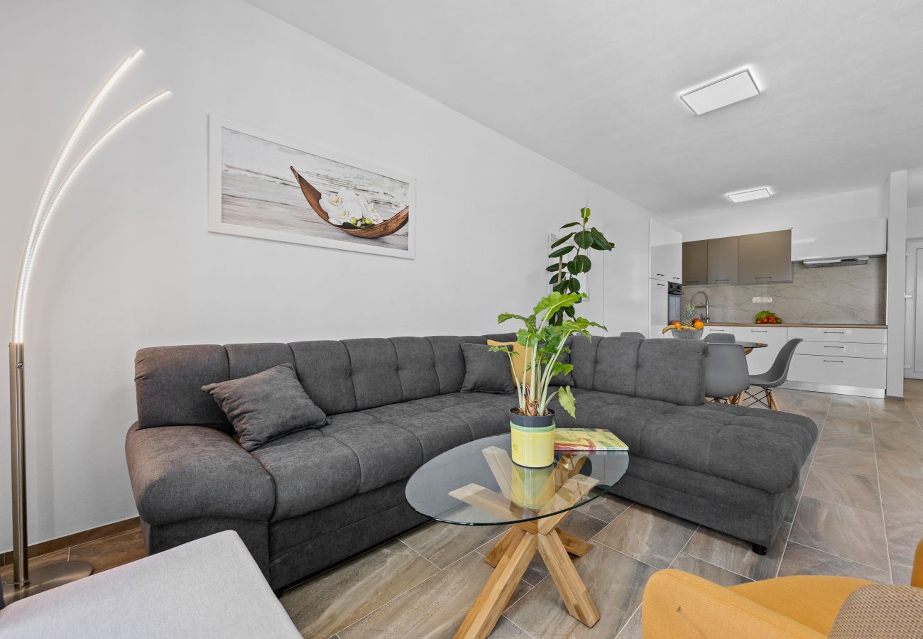 Villa in Radeki Polje - Modern Family Villa Mia with Private Pool