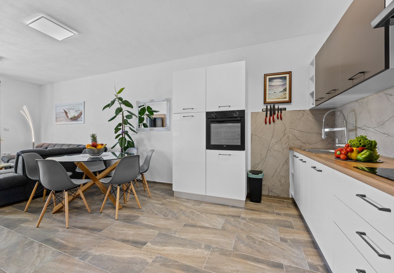 Villa in Radeki Polje - Modern Family Villa Mia with Private Pool