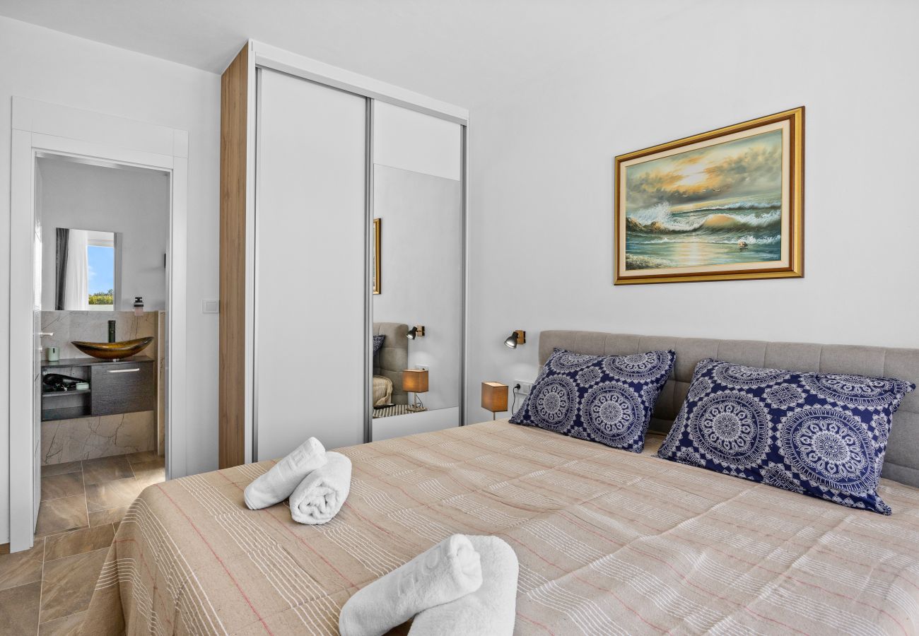 Villa in Radeki Polje - Modern Family Villa Mia with Private Pool