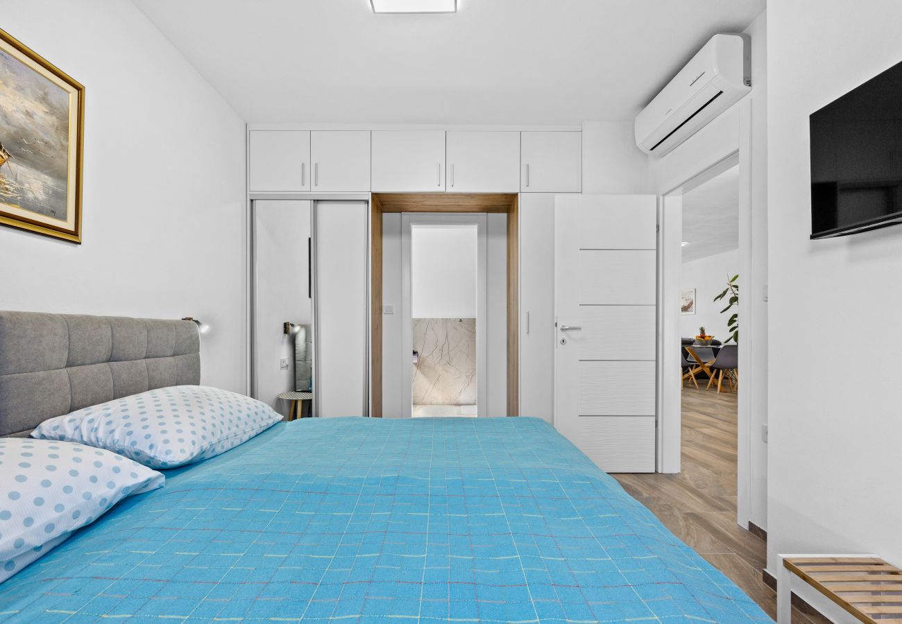 Villa in Radeki Polje - Modern Family Villa Mia with Private Pool