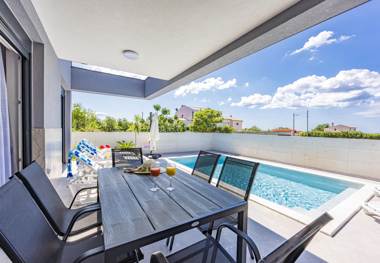 Villa in Radeki Polje - Modern Family Villa Mia with Private Pool