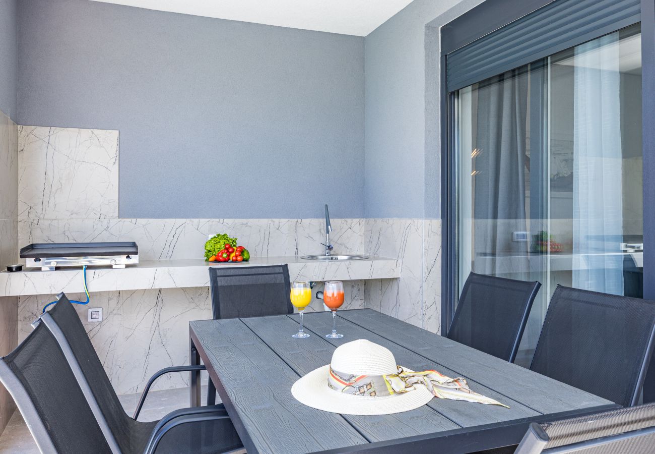 Villa in Radeki Polje - Modern Family Villa Mia with Private Pool