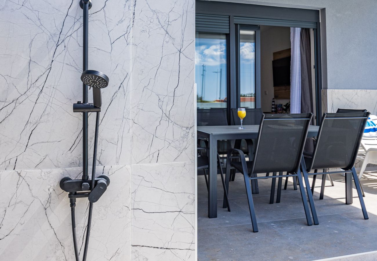 Villa in Radeki Polje - Modern Family Villa Mia with Private Pool