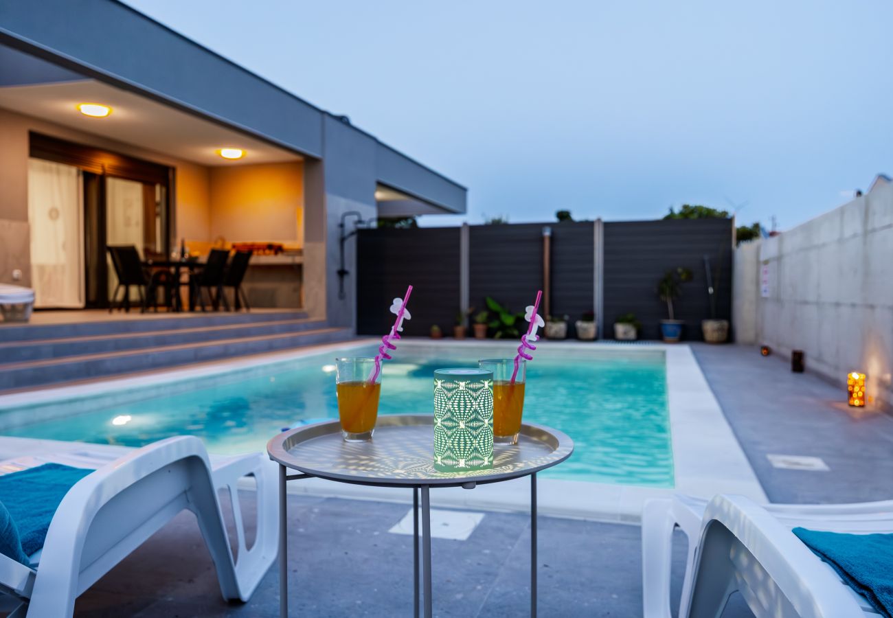 Villa in Radeki Polje - Modern Family Villa Teo with Private Pool