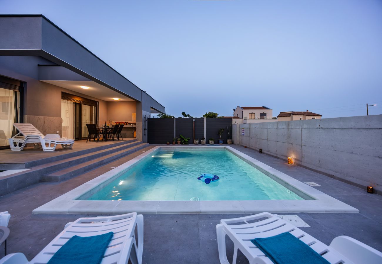 Villa in Radeki Polje - Modern Family Villa Teo with Private Pool