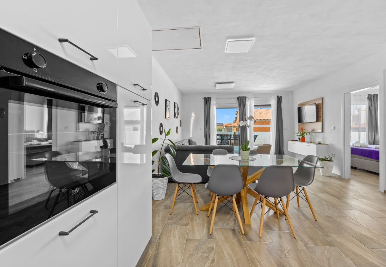 Villa in Radeki Polje - Modern Family Villa Teo with Private Pool