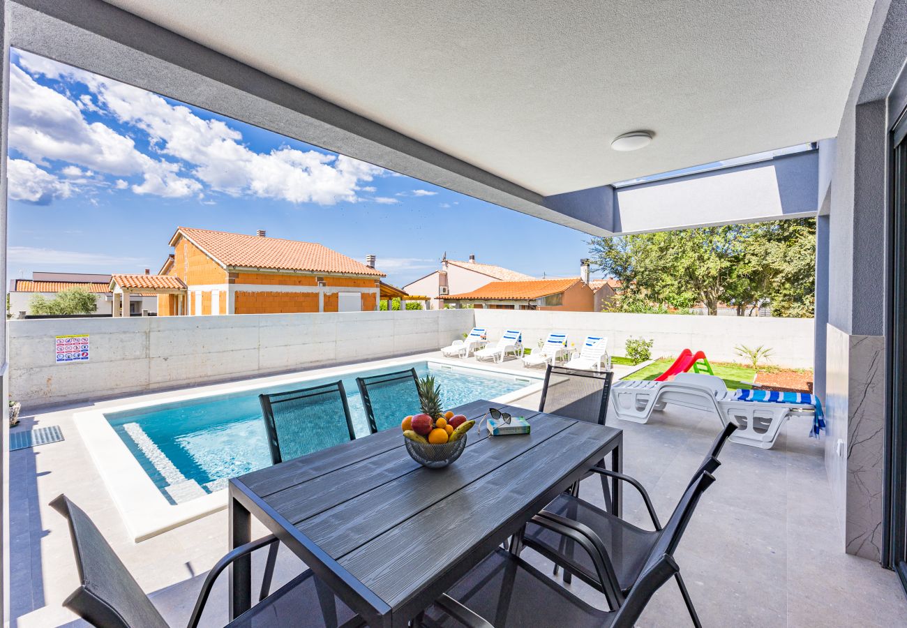 Villa in Radeki Polje - Modern Family Villa Teo with Private Pool