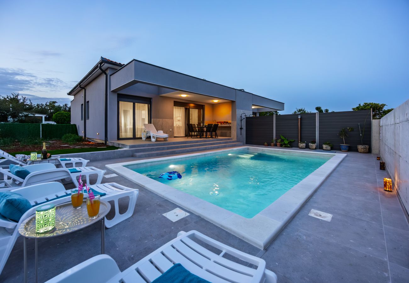 Villa in Radeki Polje - Modern Family Villa Teo with Private Pool