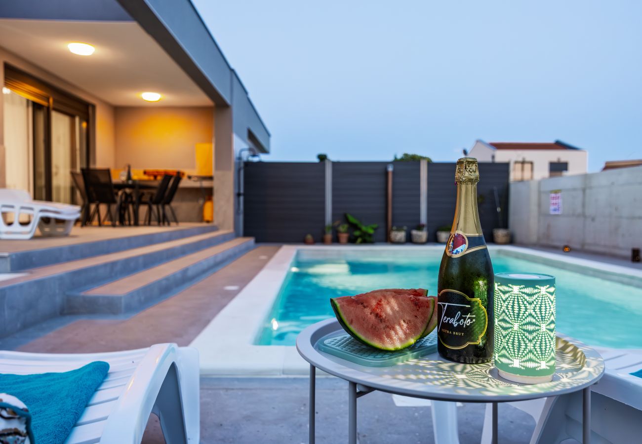 Villa in Radeki Polje - Modern Family Villa Teo with Private Pool