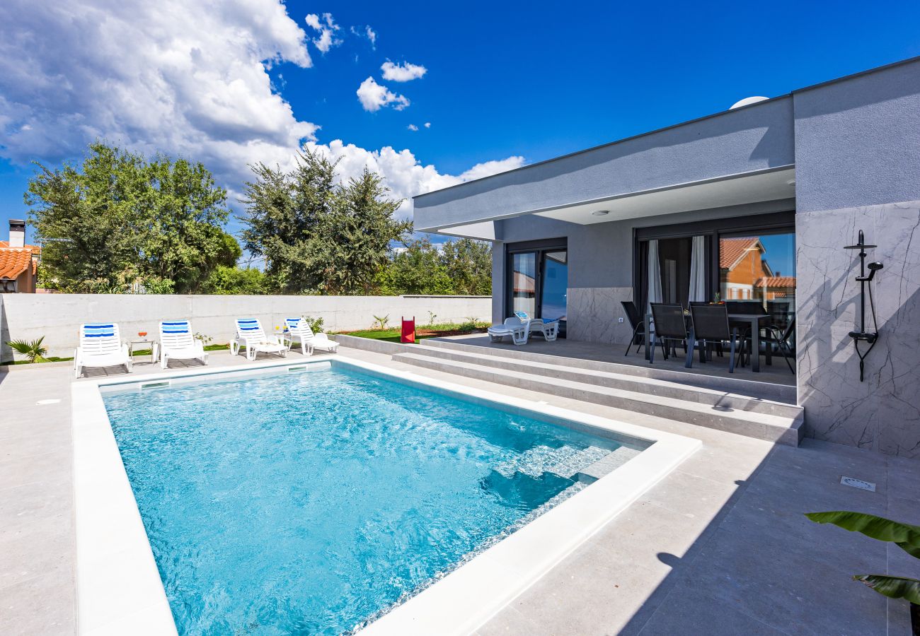 Villa in Radeki Polje - Modern Family Villa Teo with Private Pool
