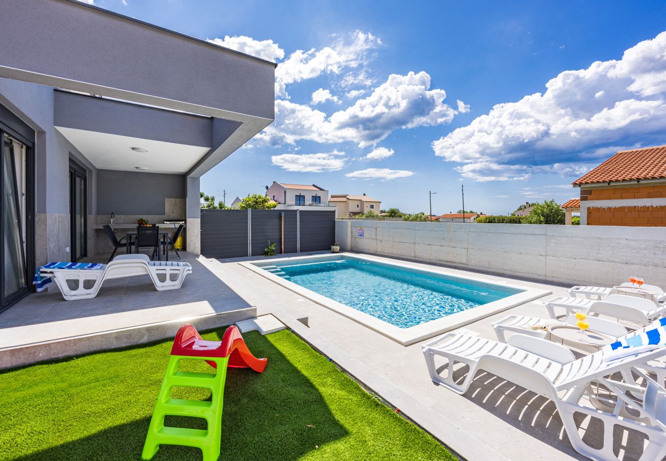 Villa in Radeki Polje - Modern Family Villa Teo with Private Pool