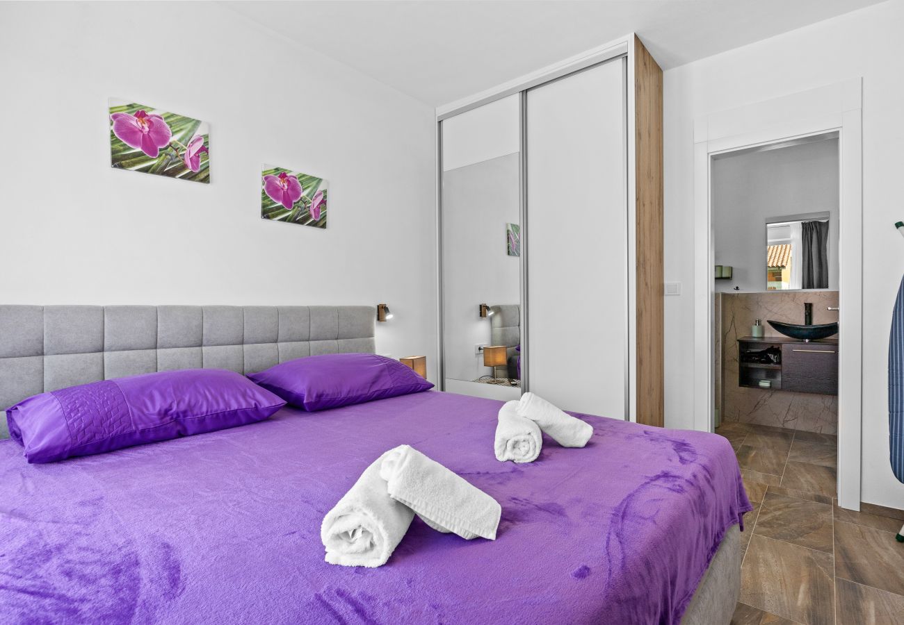 Villa in Radeki Polje - Modern Family Villa Teo with Private Pool