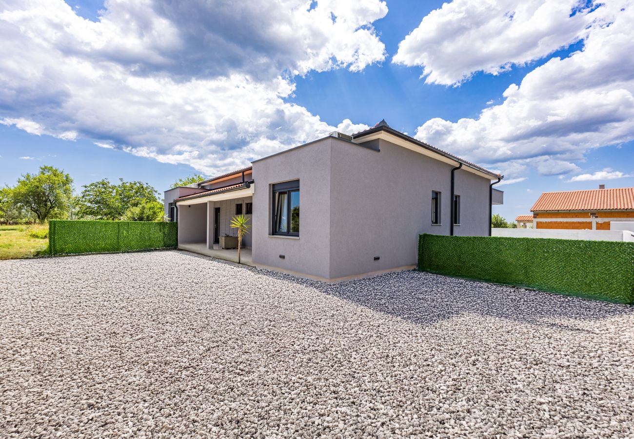 Villa in Radeki Polje - Modern Family Villa Teo with Private Pool