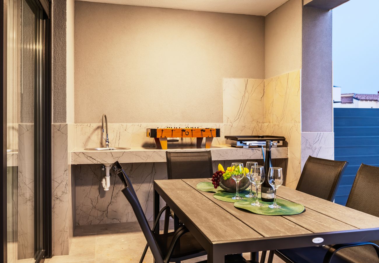 Villa in Radeki Polje - Modern Family Villa Teo with Private Pool