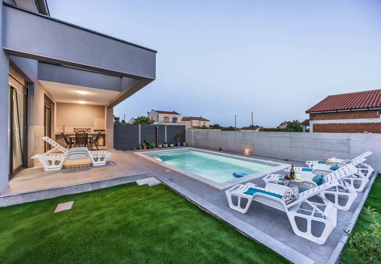 Villa in Radeki Polje - Modern Family Villa Teo with Private Pool
