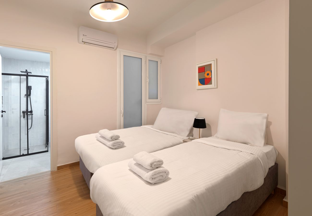 Apartment in Athens - Modern Comfort in Kipseli