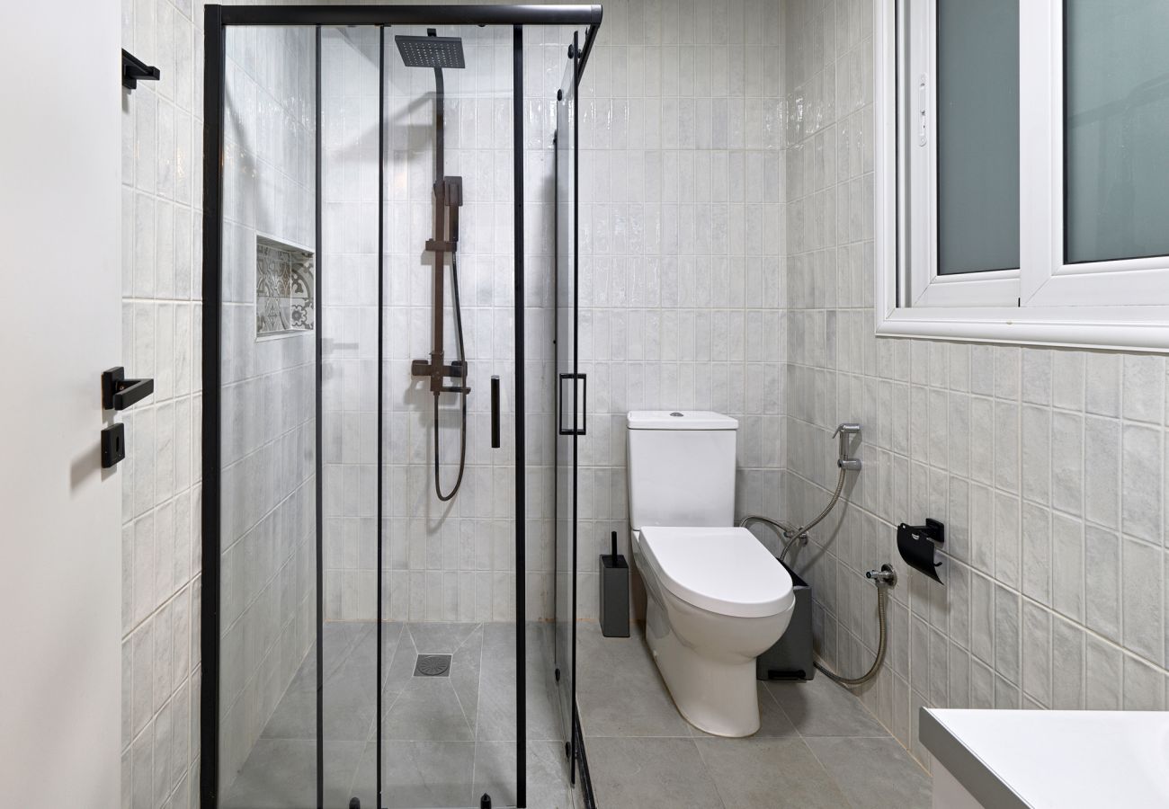 Apartment in Athens - Modern Comfort in Kipseli