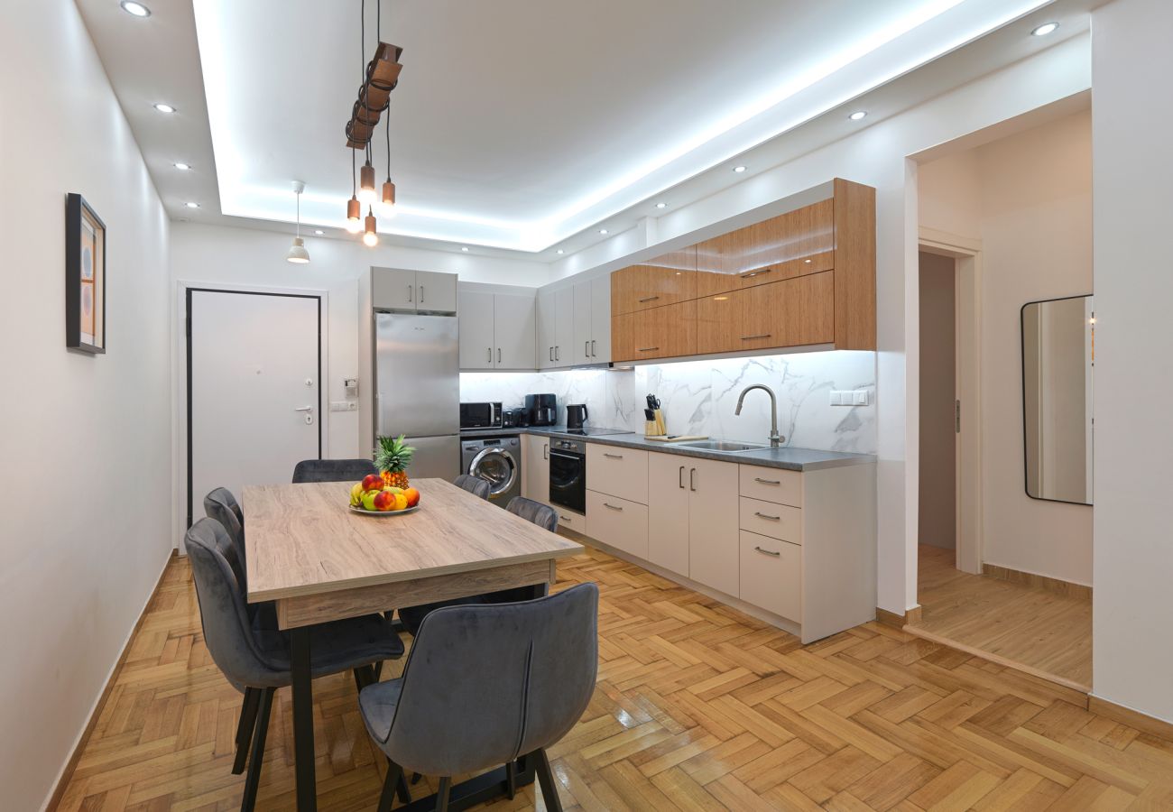 Apartment in Athens - Modern Comfort in Kipseli
