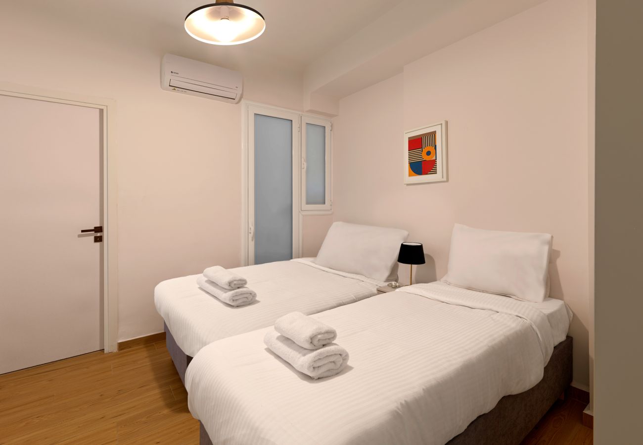 Apartment in Athens - Modern Comfort in Kipseli