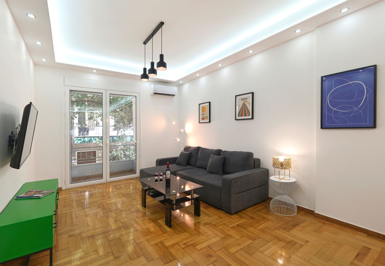 Apartment in Athens - Modern Comfort in Kipseli