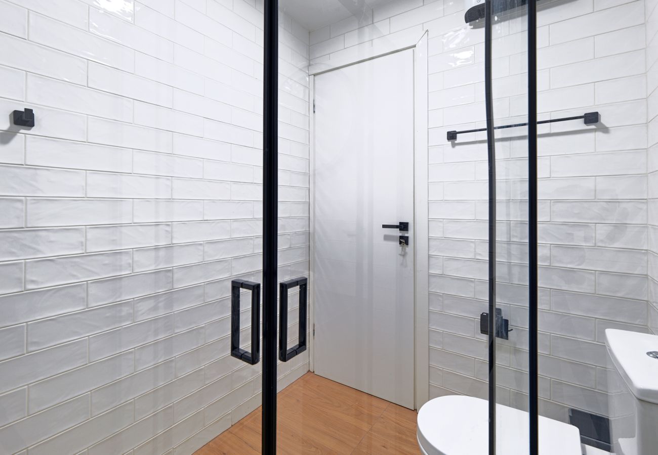 Apartment in Athens - Modern Comfort in Kipseli